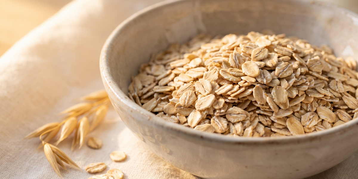Ovăz: Ghid Complet — Beneficii, Beta-glucan, Tipuri și Cum se Consumă