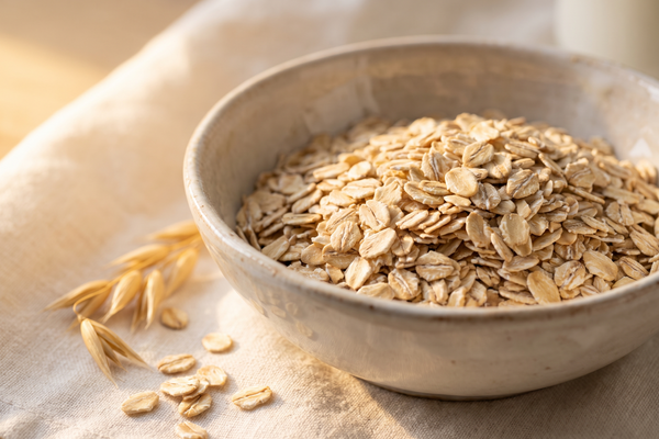 Ovăz: Ghid Complet — Beneficii, Beta-glucan, Tipuri și Cum se Consumă
