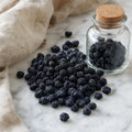 Macro textură fructe de aronia BIO uscate fără îndulcitori