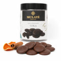 Bănuți ciocolată cu lapte Mulate, aromă cola 150g — bănuți ciocolată cu lapte aromă cola, scorțișoară și coajă de portocală, prezentare lifestyle, Biovicta