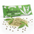 Baton raw BIO cu cânepă, Jamaica, 40g — semințe de cânepă decorticate și frunze, prezentare lifestyle, Biovicta
