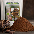 Macro textură pudră de cacao BIO raw, culoare maro-roșcată, aromă intensă de ciocolată