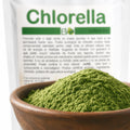 Pulbere de chlorella verde-închisă în bol, algă verde Chlorella BIO 190g Biovicta