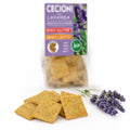 Crackers BIO din leguminoase cu lavandă, fără gluten — crackers și flori de lavandă proaspătă, prezentare lifestyle, Biovicta