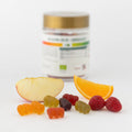 Jeleuri BIO ursuleți cu suc de fructe, 120g — ursuleți gumați și fructe proaspete, prezentare lifestyle, Biovicta