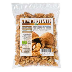 Miez de nucă (jumătăți) BIO 200g — pungă transparentă cu miez nucă, eticheta completă, origine Moldova, Biovicta
