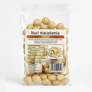 Nuci macadamia 125g — pungă transparentă cu nuci macadamia întregi, eticheta completă, origine Africa de Sud, Biovicta