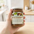 Piure de castane BIO cu rom și vanilie 330 g, borcanul ținut în mână, mărime reală, Biovicta
