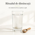 Ritualul de dimineață — un cristal mic de sare celtică într-un pahar cu apă